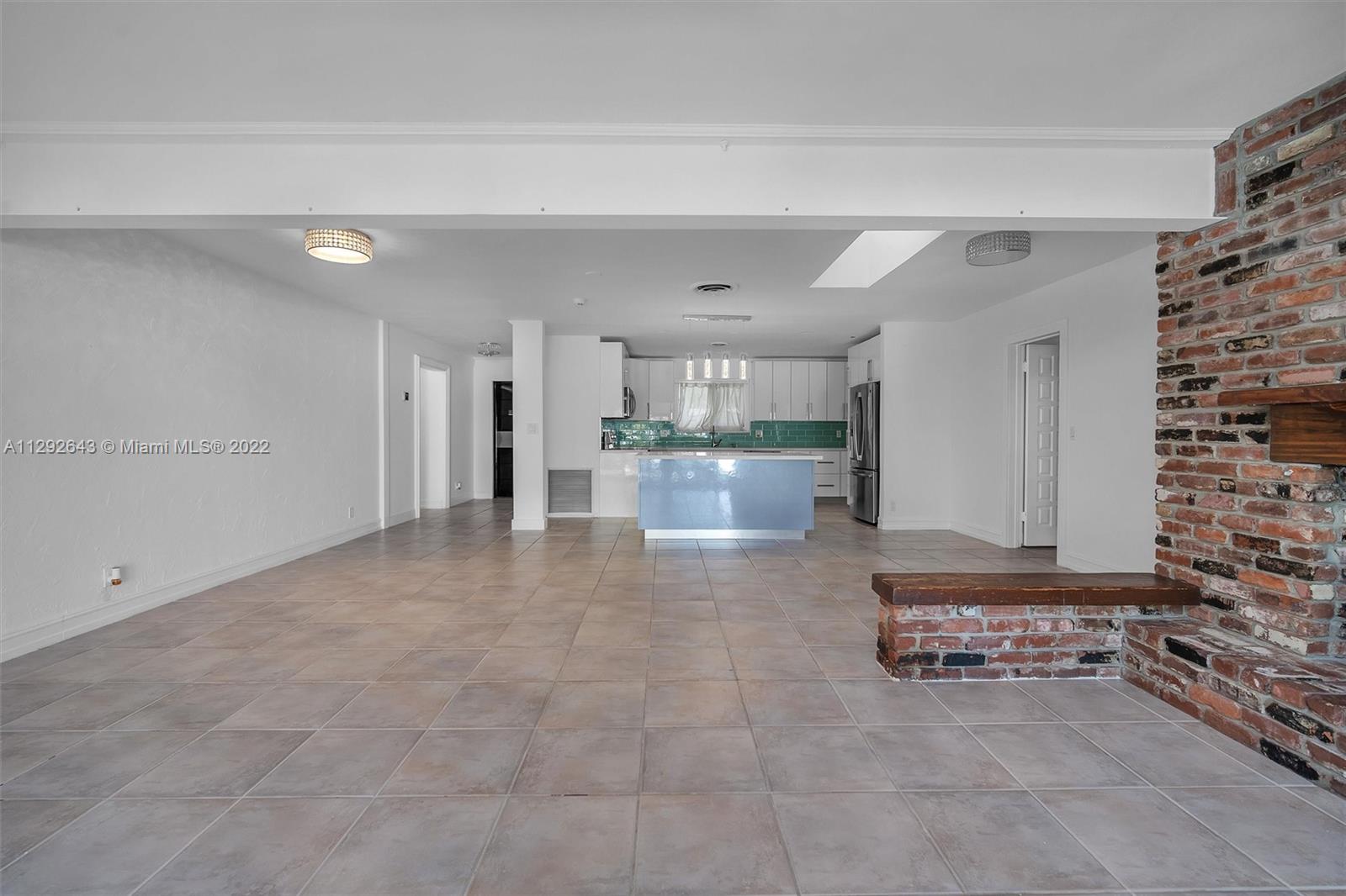 1125 N 13th Ct