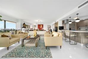 1800 NE 114th St Unit: 2110