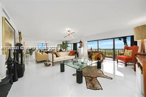 1800 NE 114th St Unit: 2110