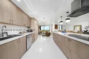 1800 NE 114th St Unit: 2110