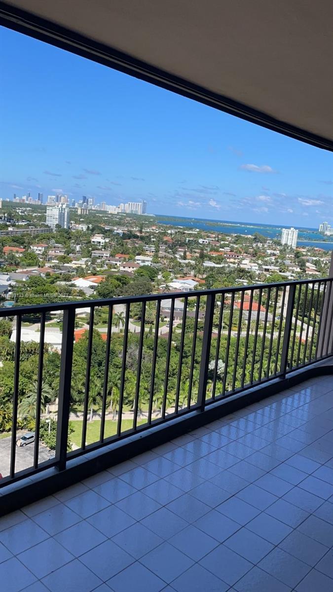 1800 NE 114th St Unit: 2110