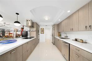 1800 NE 114th St Unit: 2110