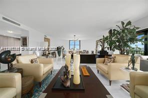 1800 NE 114th St Unit: 2110