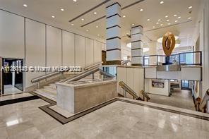 1800 NE 114th St Unit: 2110