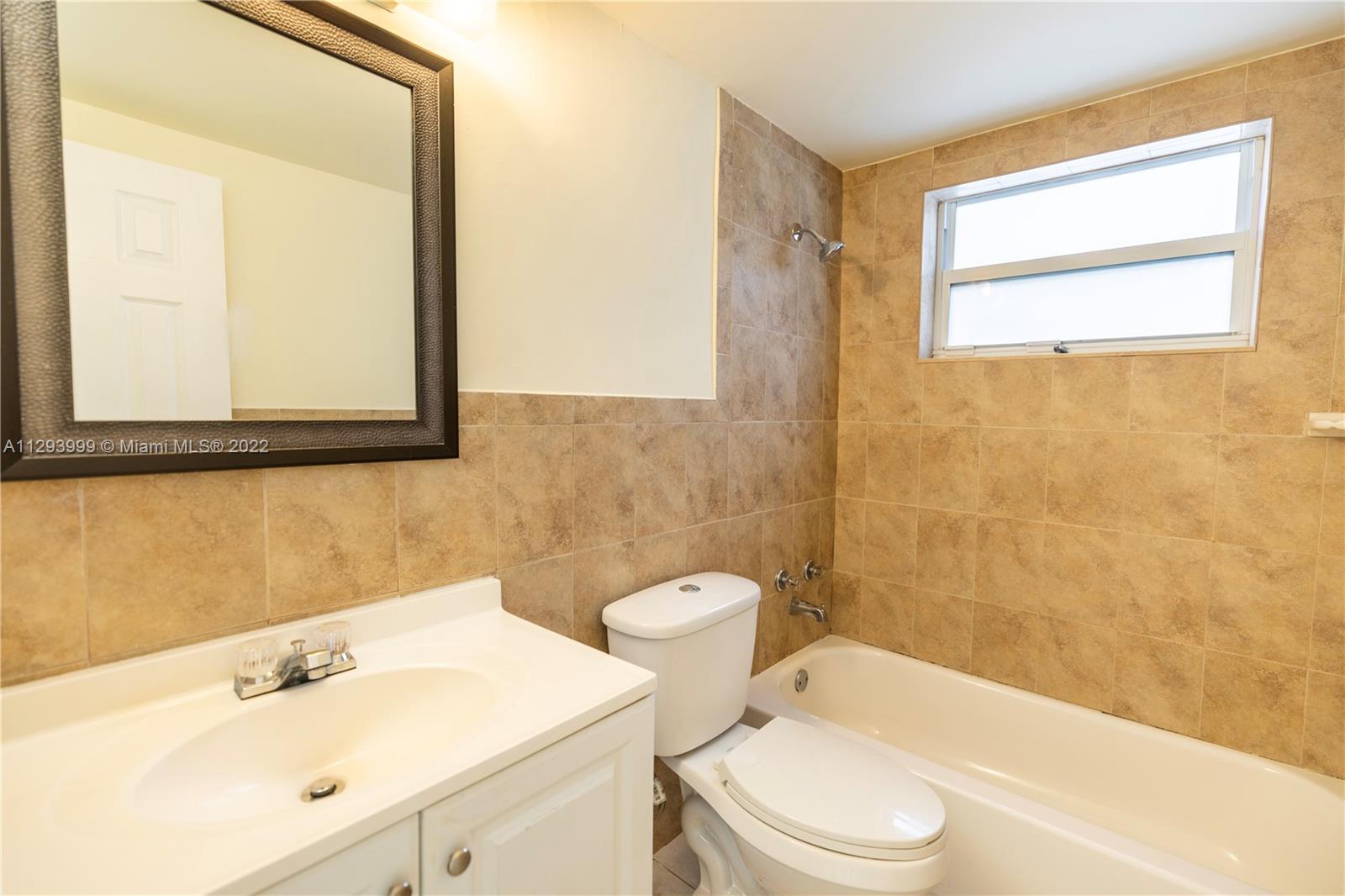 331 SE 19th Ave Unit: 4