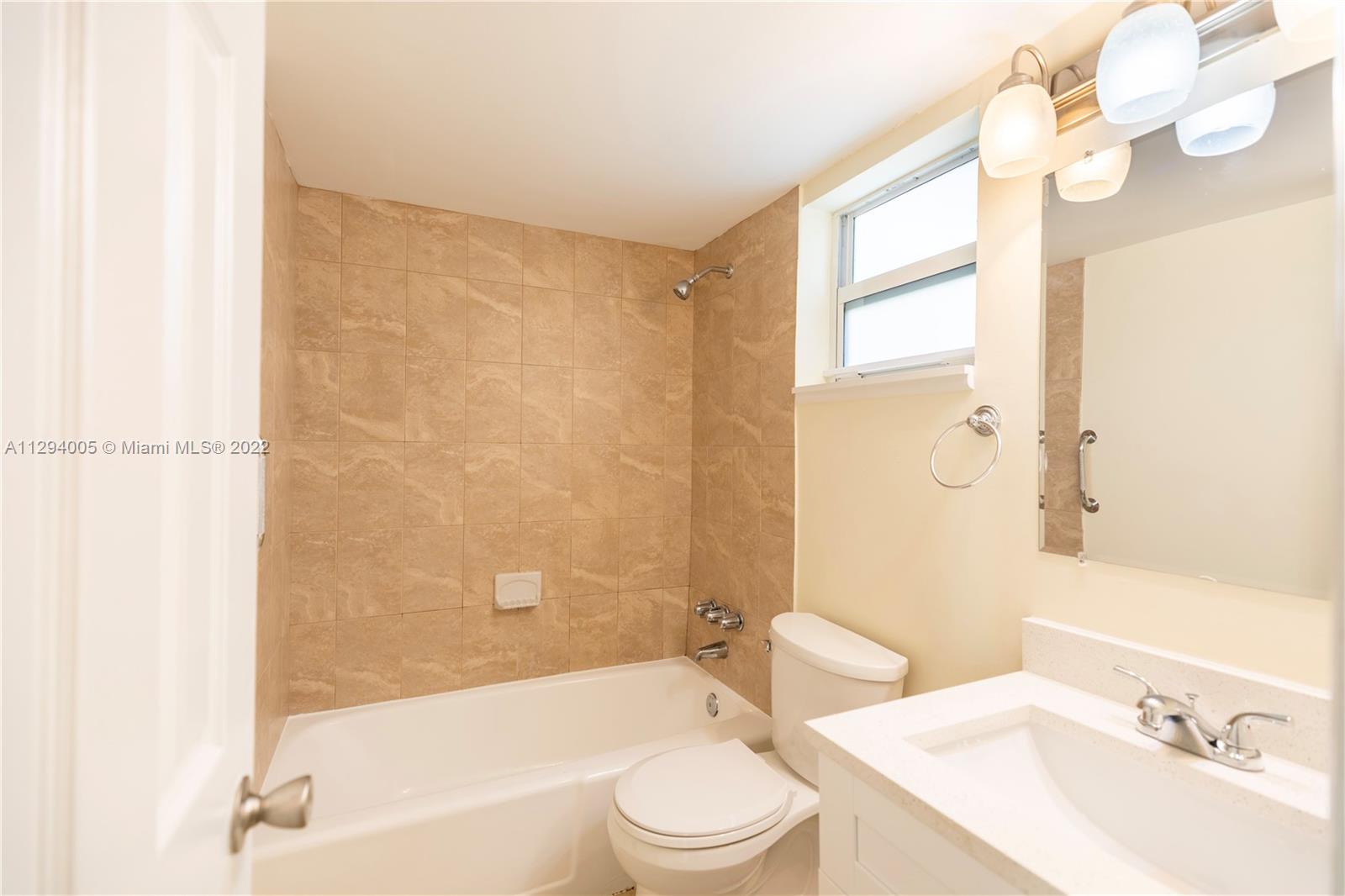 391 SE 19th Ave Unit: 3