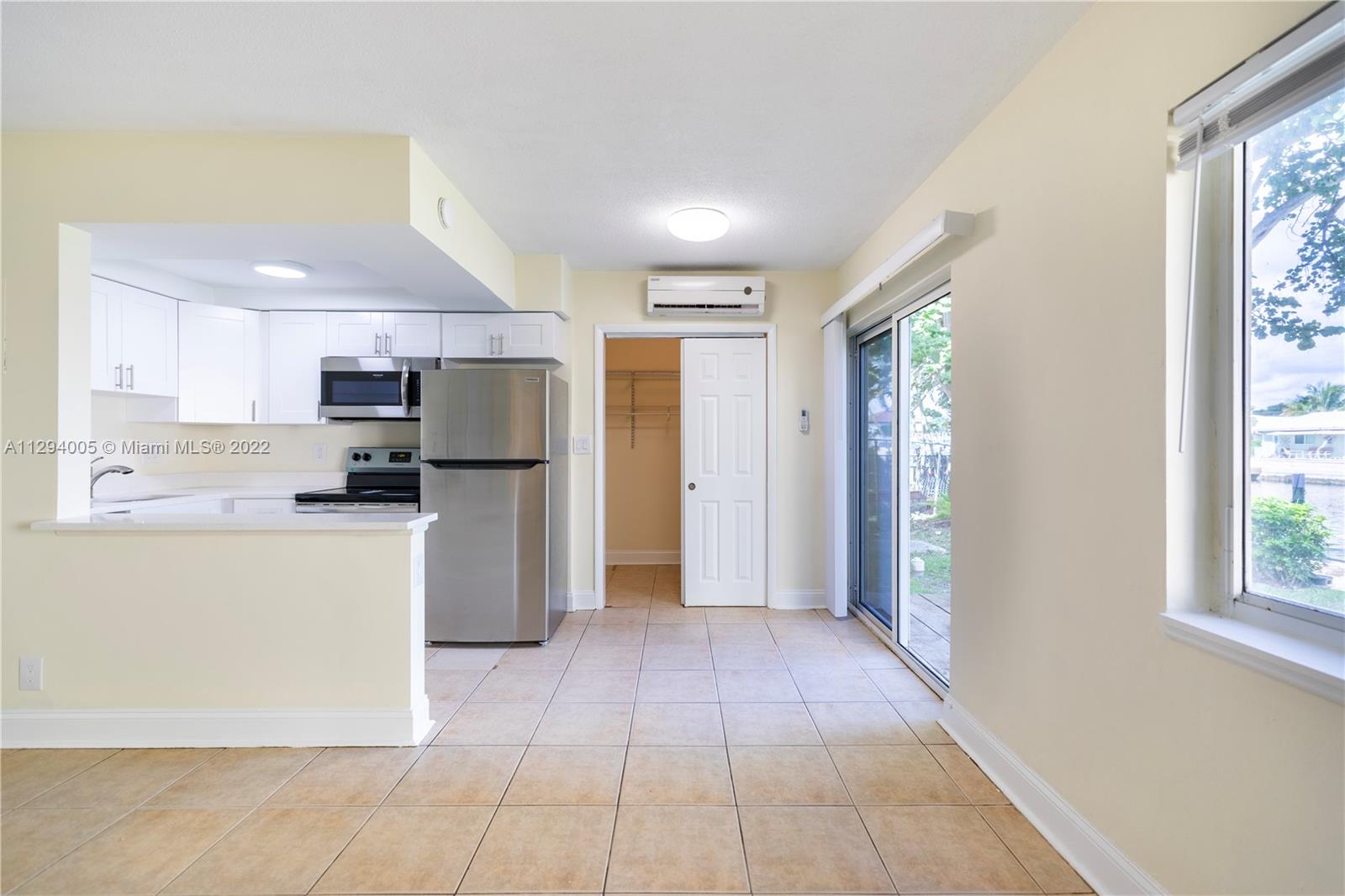 391 SE 19th Ave Unit: 3