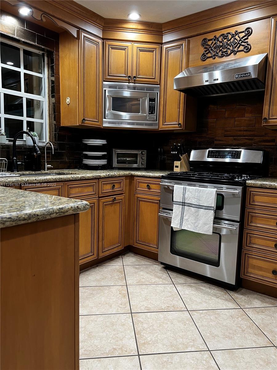 1936 SW 59th Ave