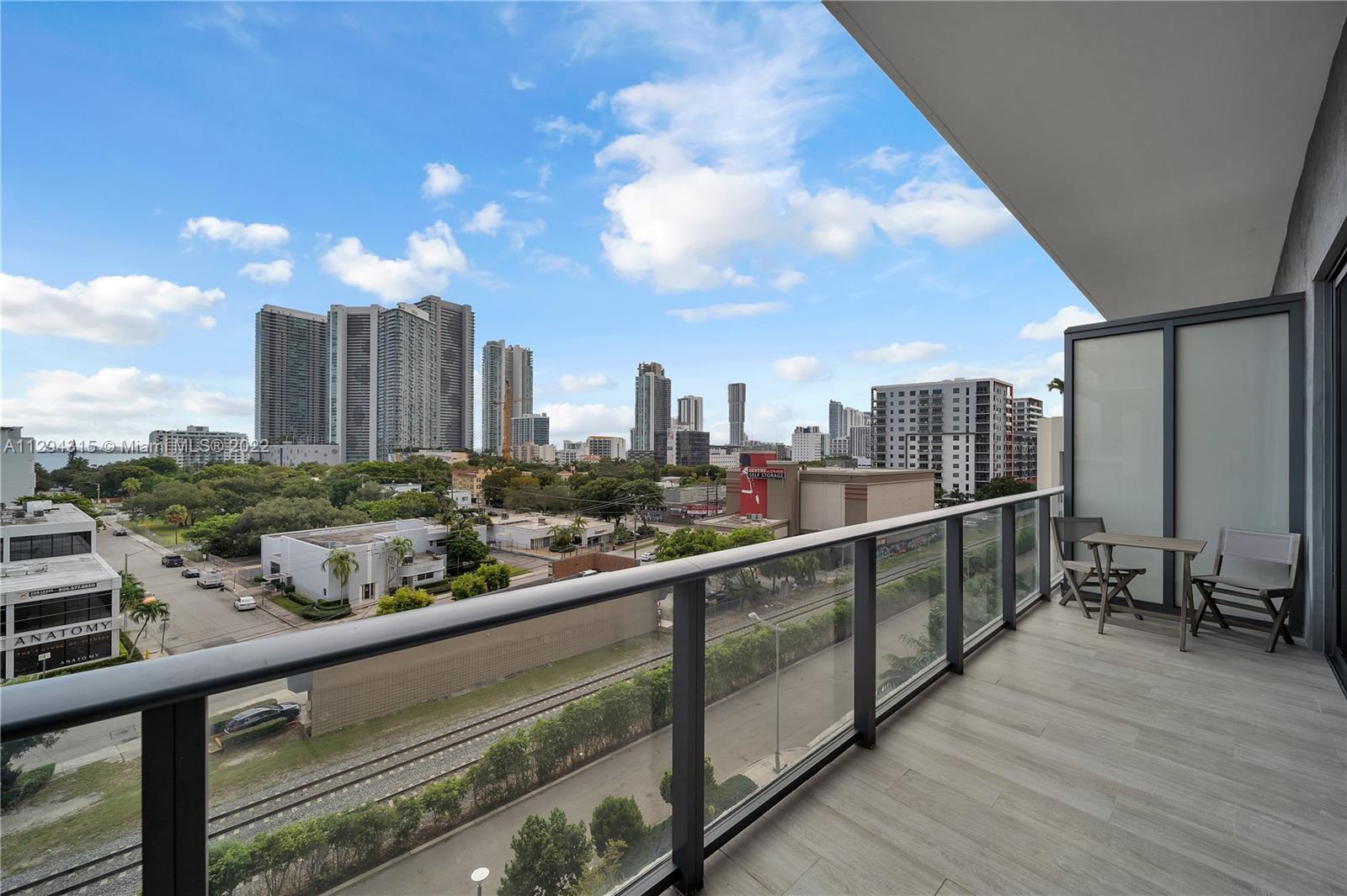 121 NE 34th St Unit: L606