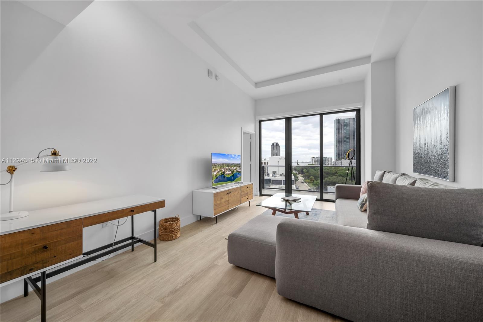 121 NE 34th St Unit: L606