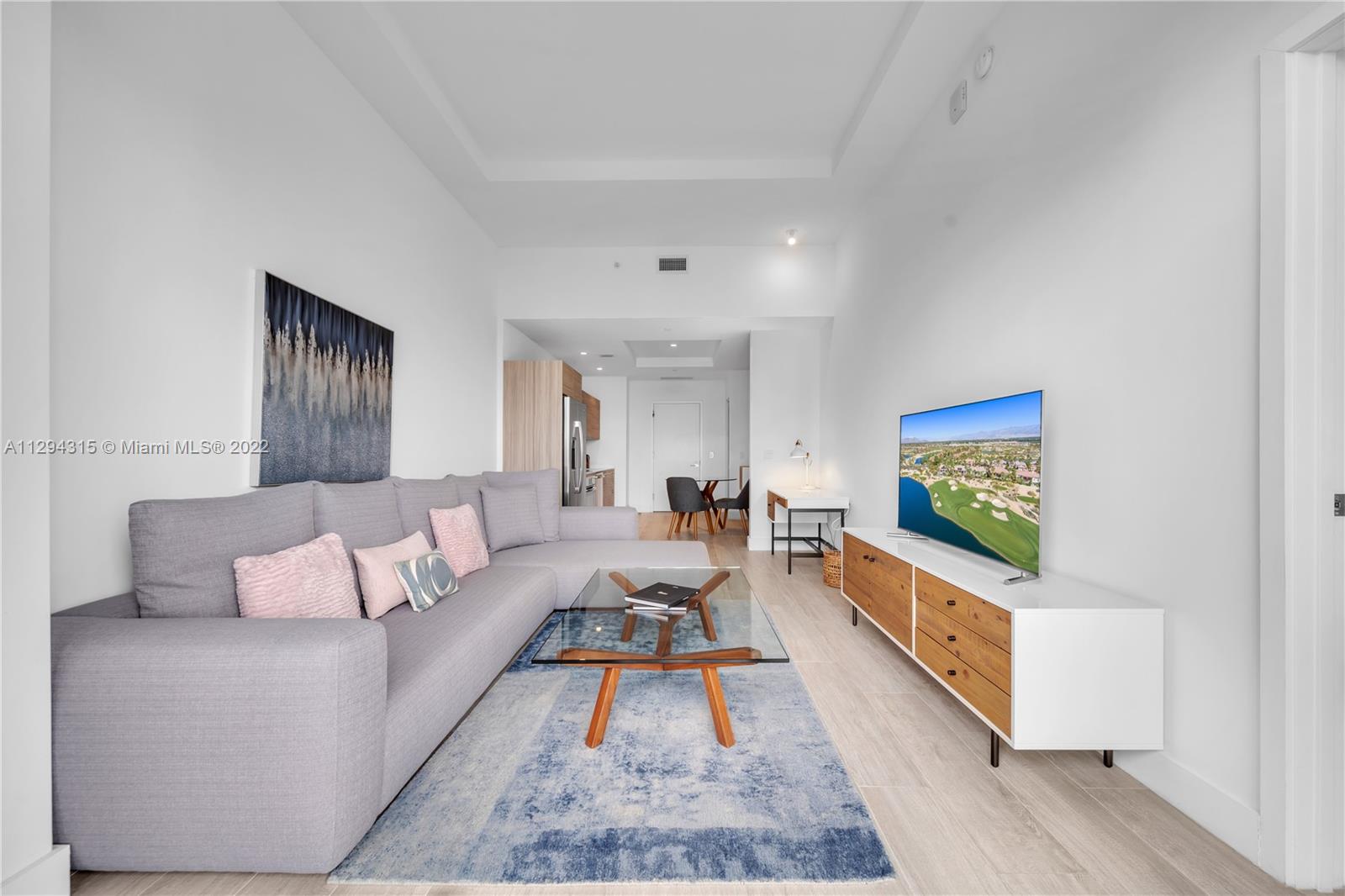 121 NE 34th St Unit: L606