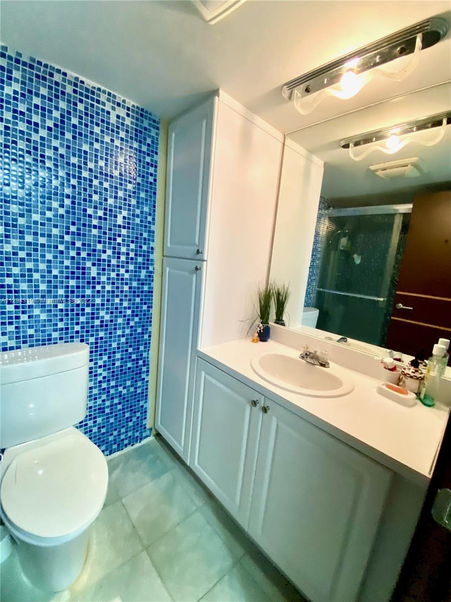 400 Diplomat Pkwy Unit: 414