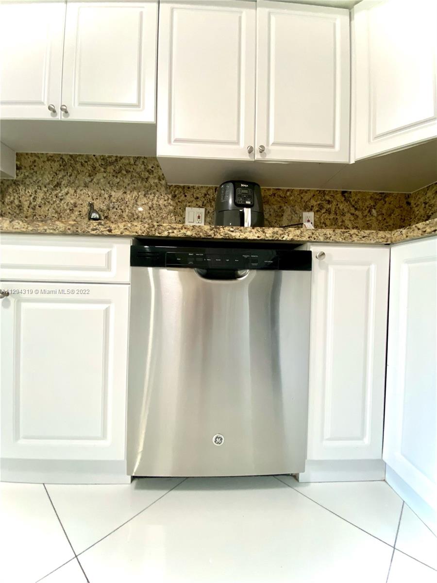 400 Diplomat Pkwy Unit: 414