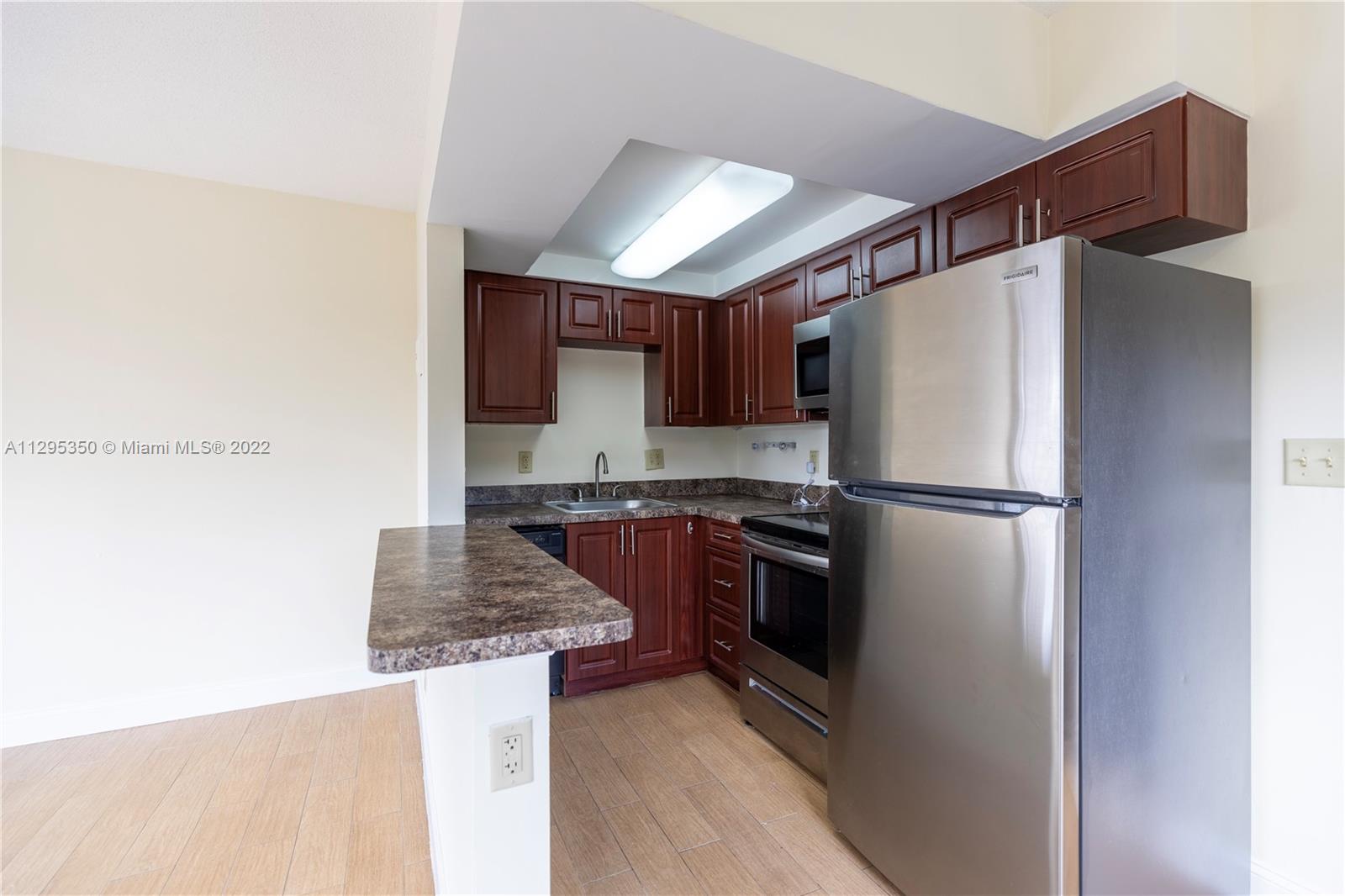 391 SE 19th Ave Unit: 10