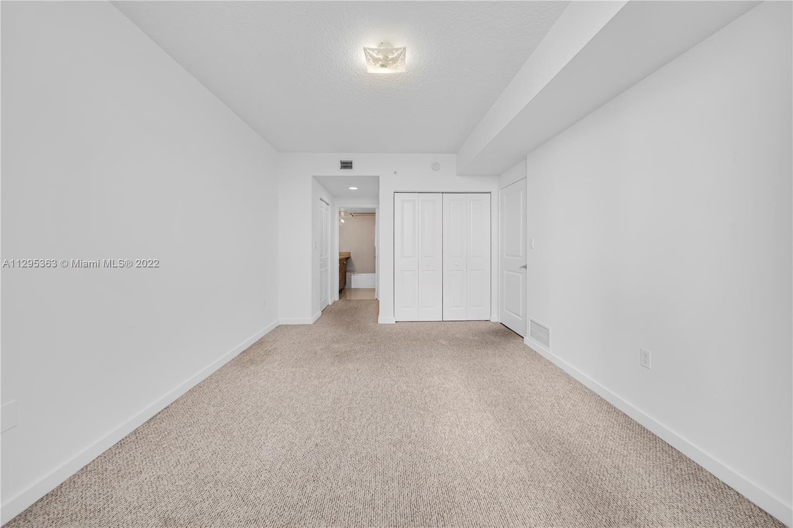 601 NE 23rd St Unit: 902