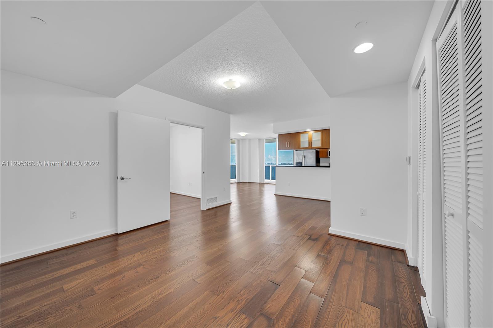601 NE 23rd St Unit: 902