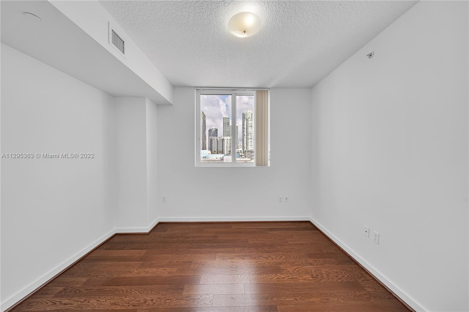 601 NE 23rd St Unit: 902