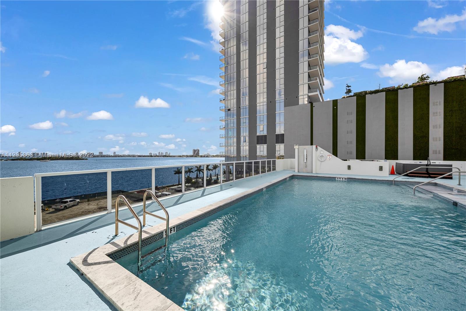 601 NE 23rd St Unit: 902