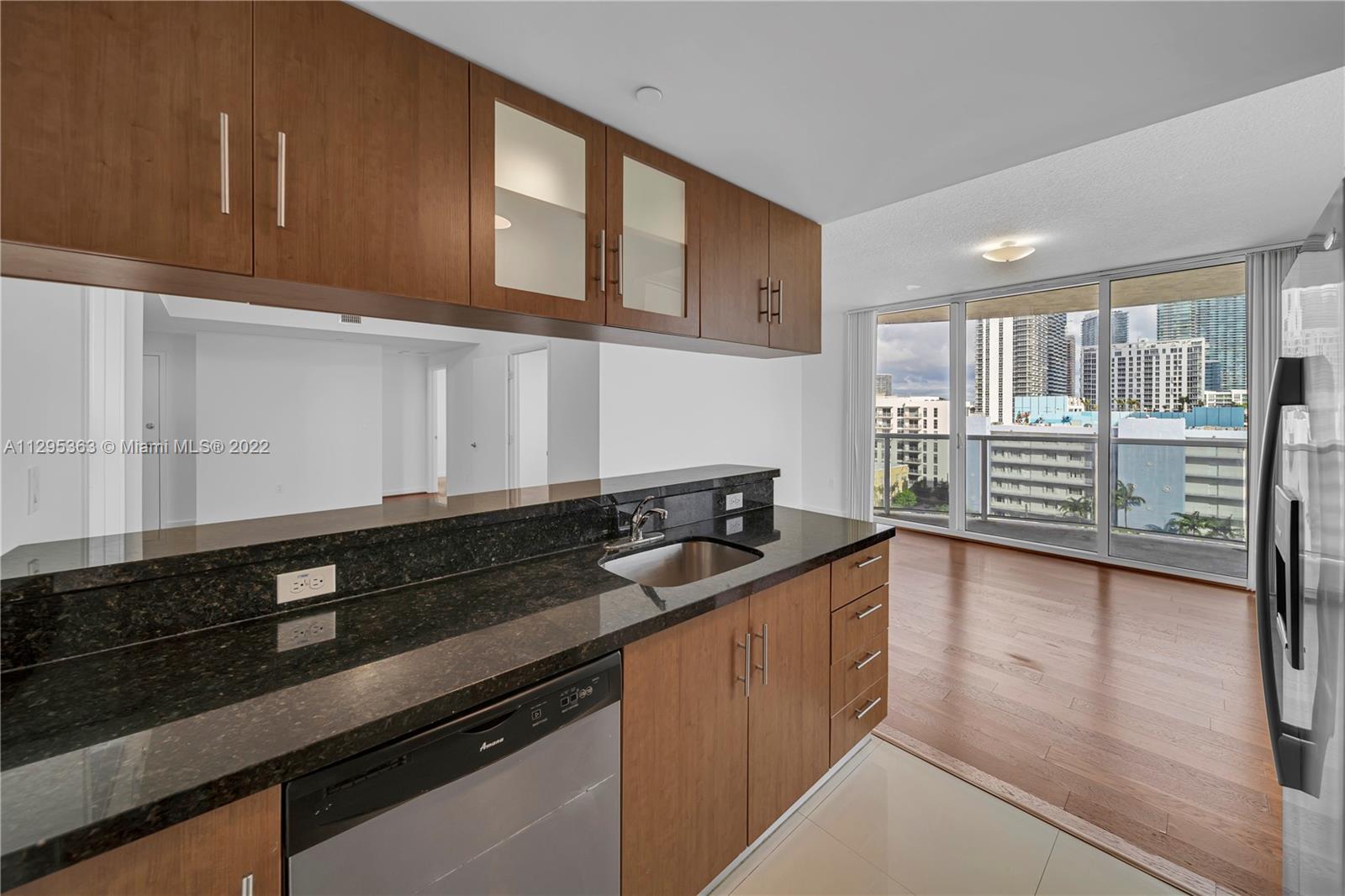 601 NE 23rd St Unit: 902