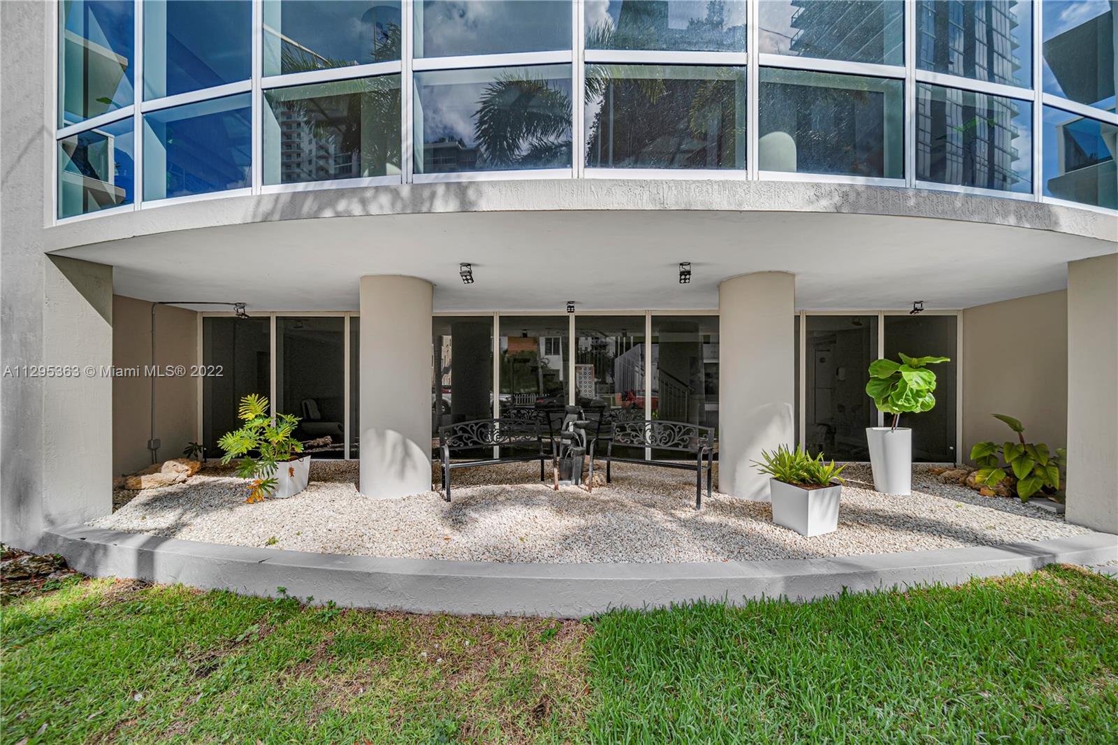601 NE 23rd St Unit: 902