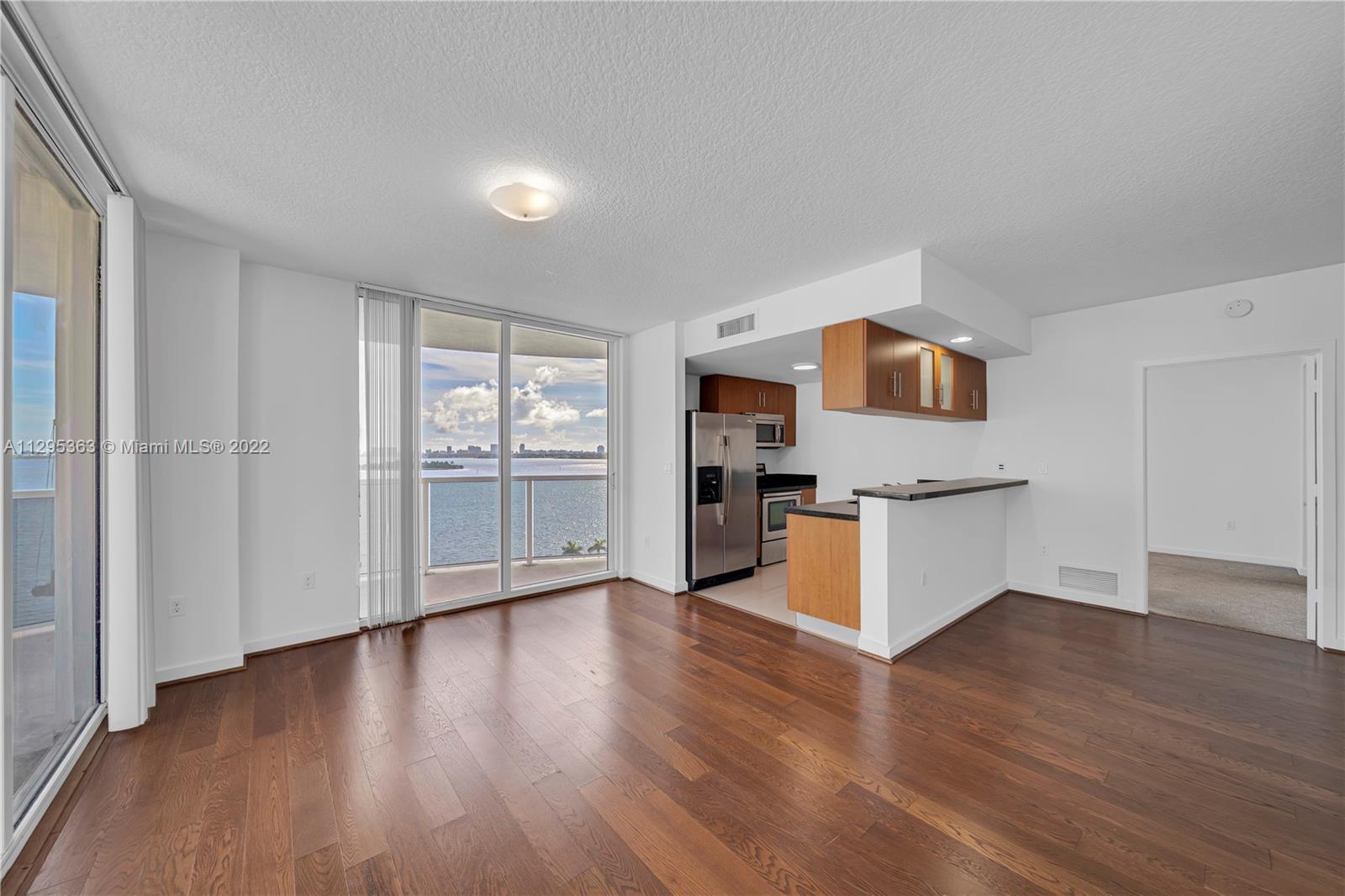601 NE 23rd St Unit: 902
