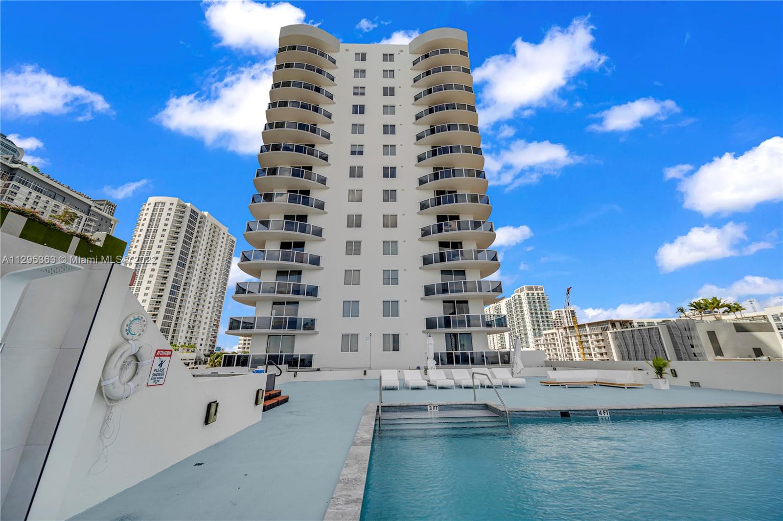 601 NE 23rd St Unit: 902