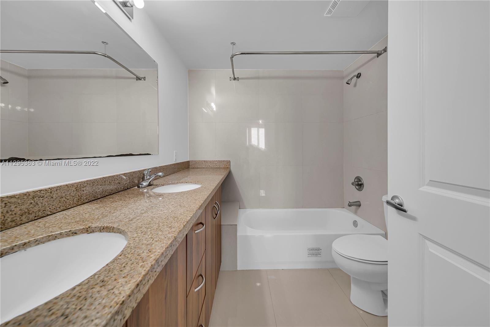 601 NE 23rd St Unit: 902