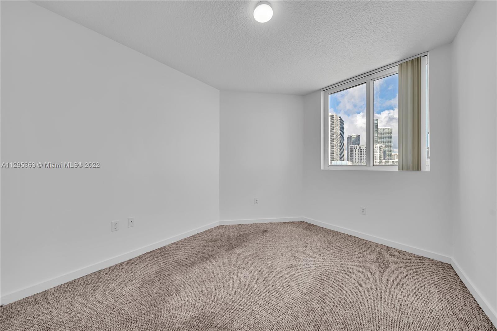 601 NE 23rd St Unit: 902