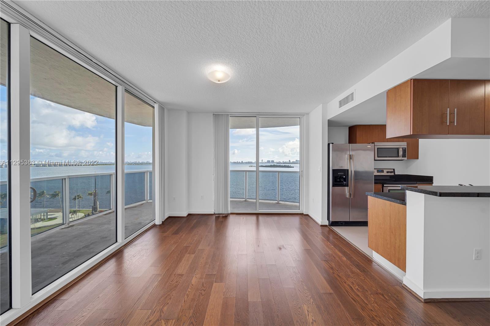 601 NE 23rd St Unit: 902