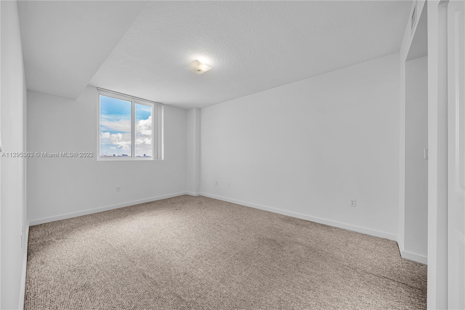 601 NE 23rd St Unit: 902