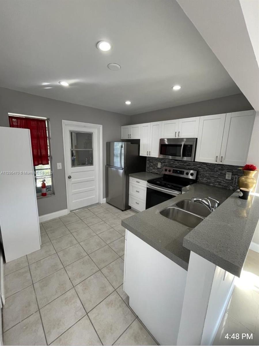 3777 NW 78th Ave Unit: 2E