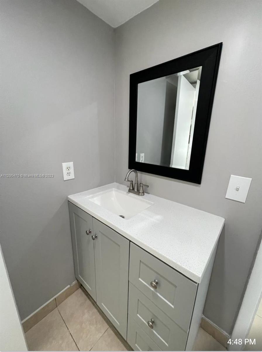 3777 NW 78th Ave Unit: 2E