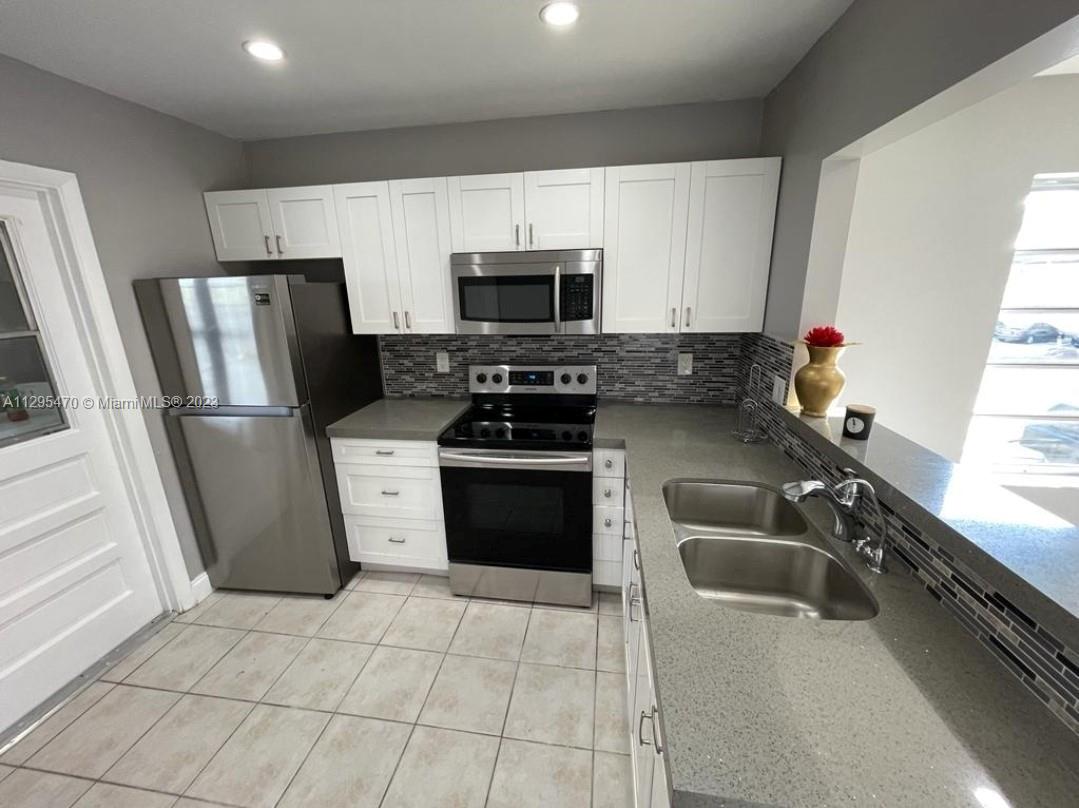 3777 NW 78th Ave Unit: 2E