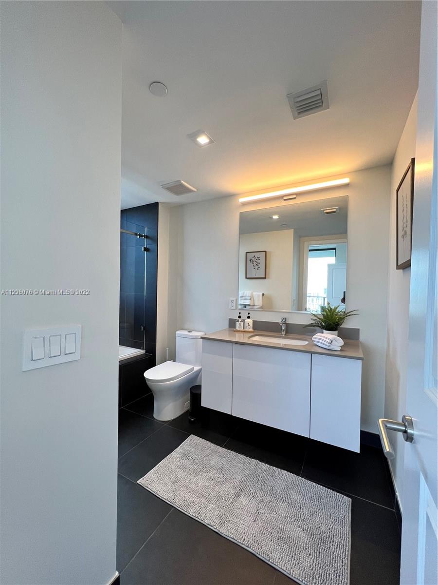 1600 NE 1st Ave Unit: 2020