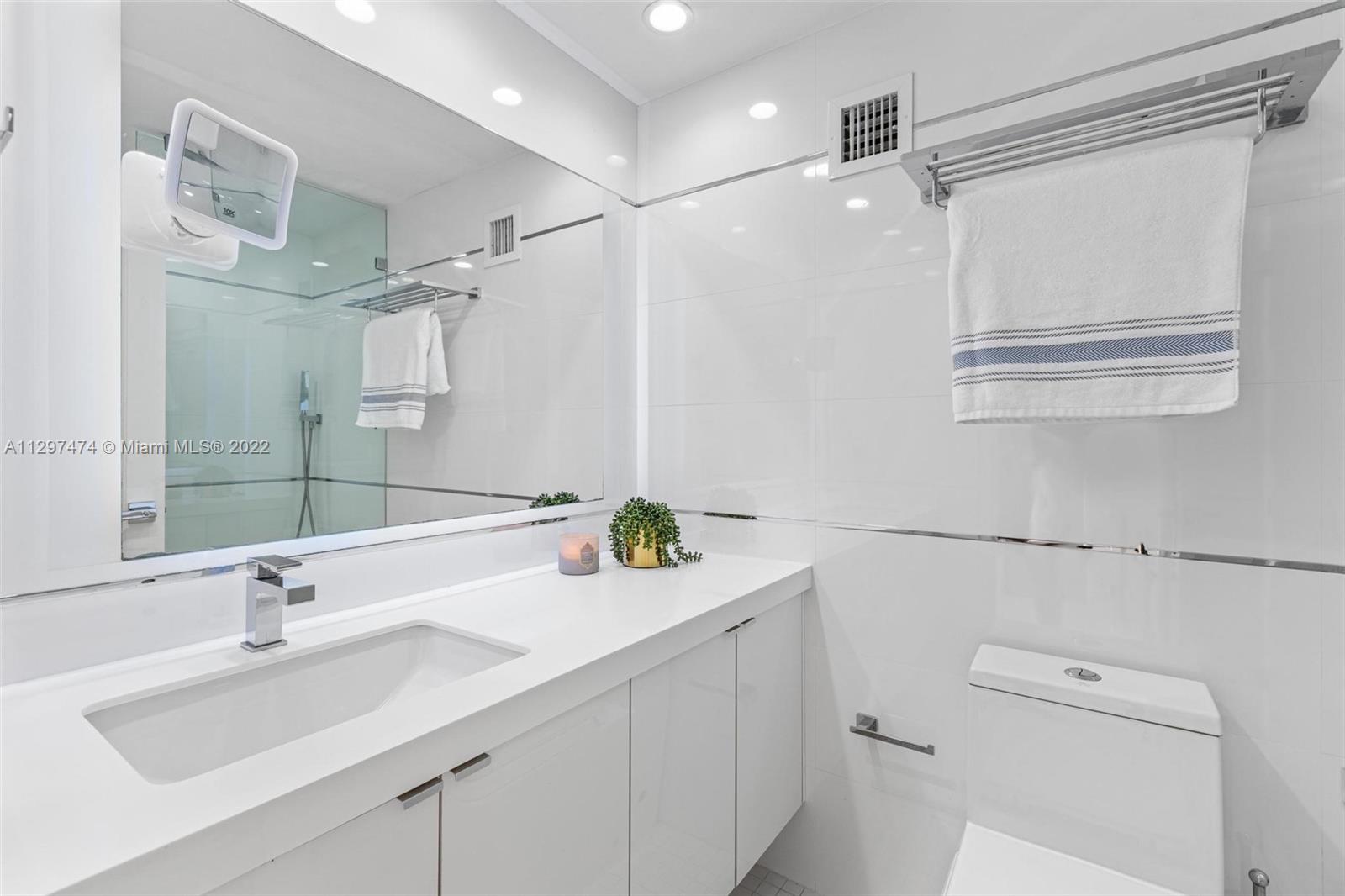 1200 West Ave Unit: 1202