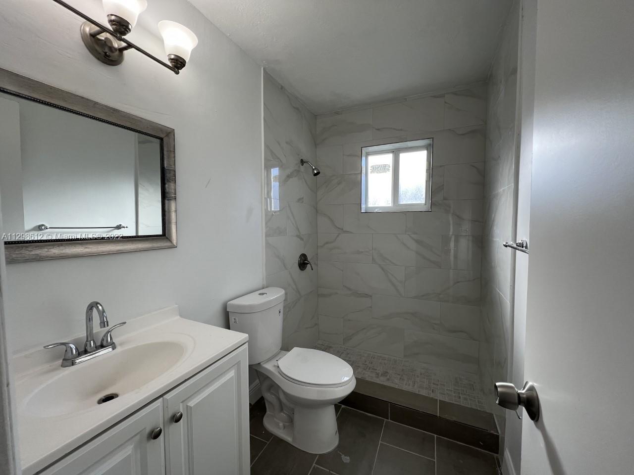 723 SW 5th St Unit: 2