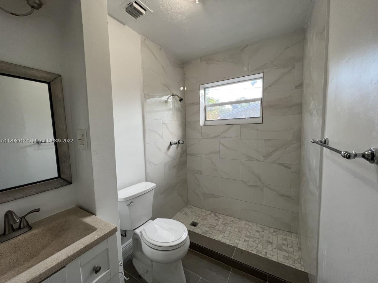 723 SW 5th St Unit: 2