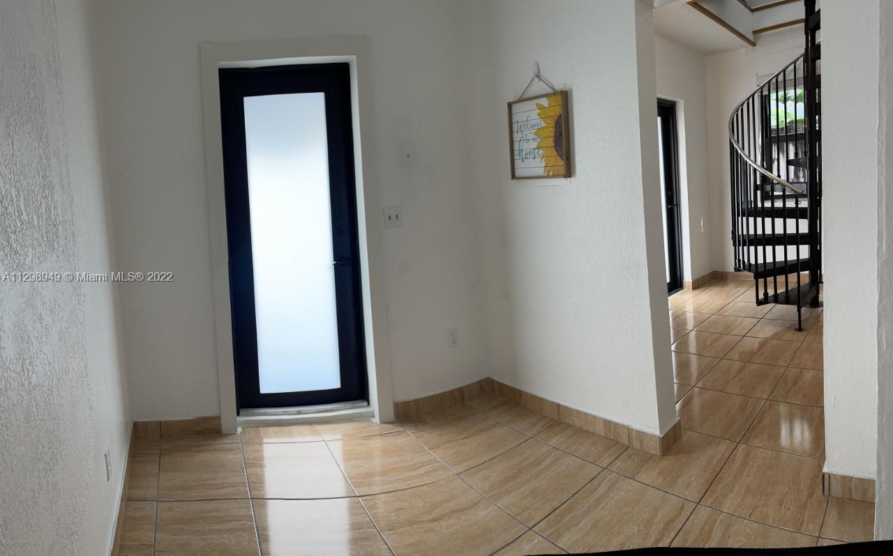 2152 SW 16th Ter Unit: REAR