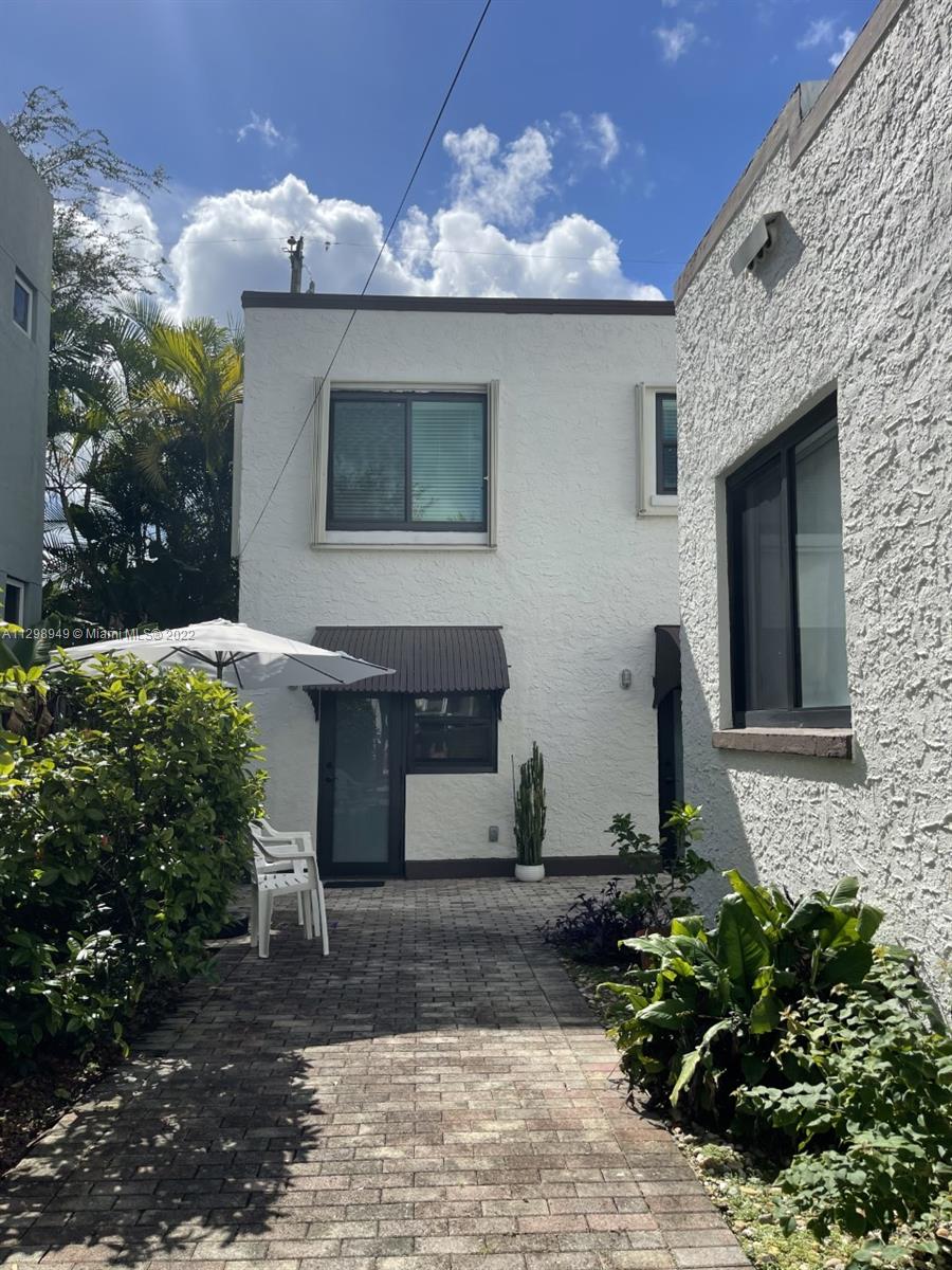 2152 SW 16th Ter Unit: REAR
