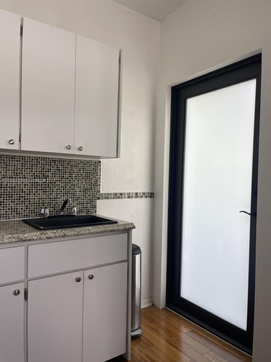 2152 SW 16th Ter Unit: REAR