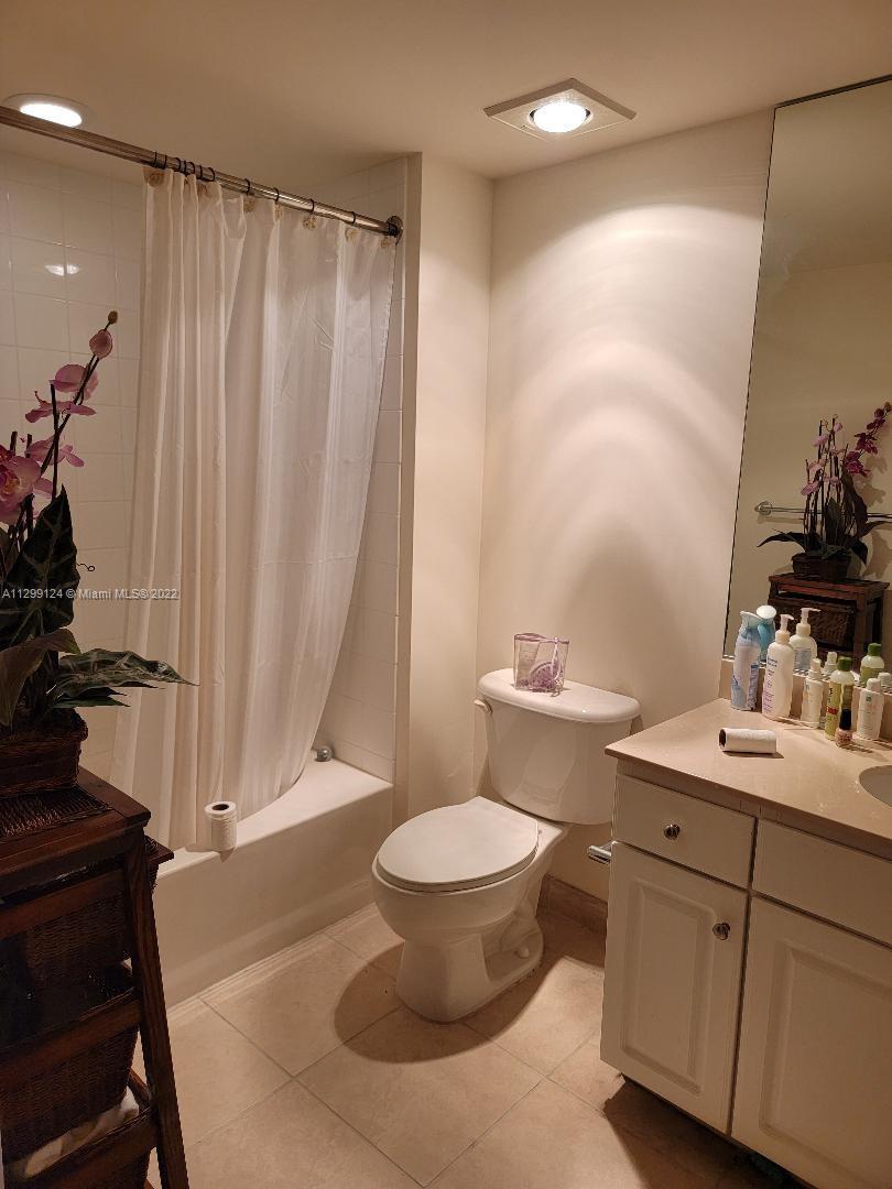 2000 N Bayshore Dr Unit: 408