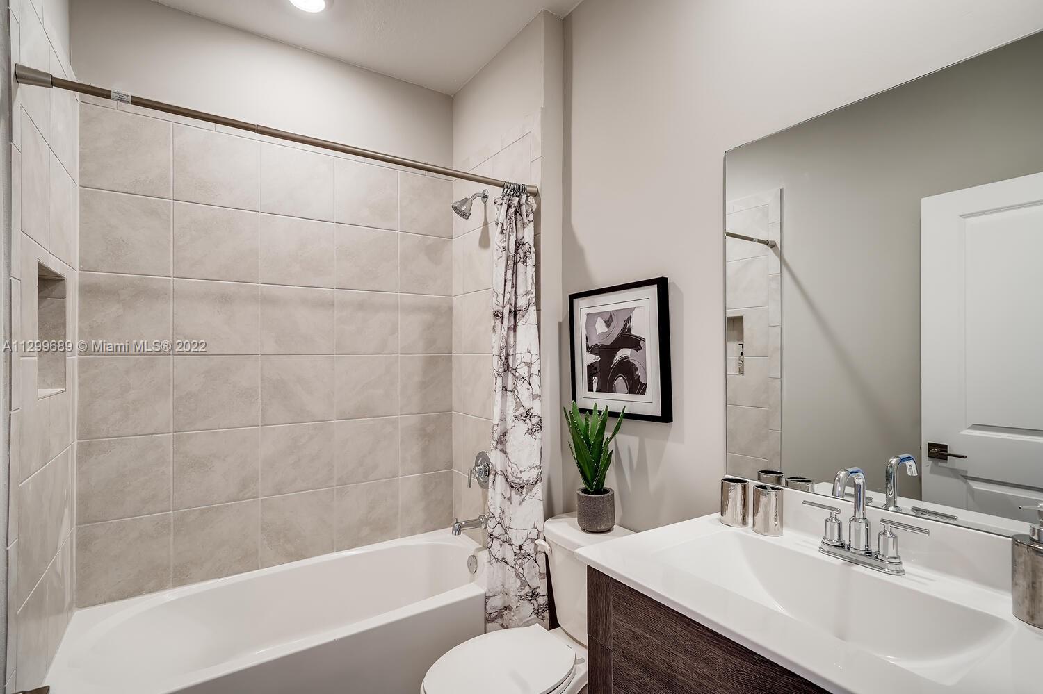 1050 SE 23rd Ave Unit: 1050