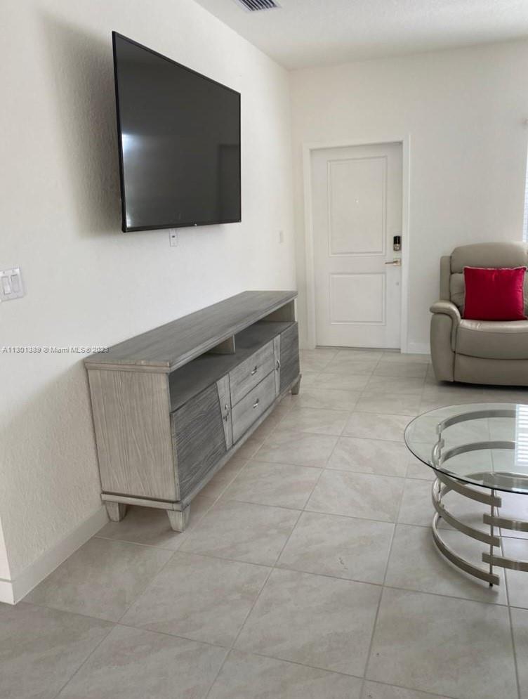 444 NE 5th Way Unit: 444