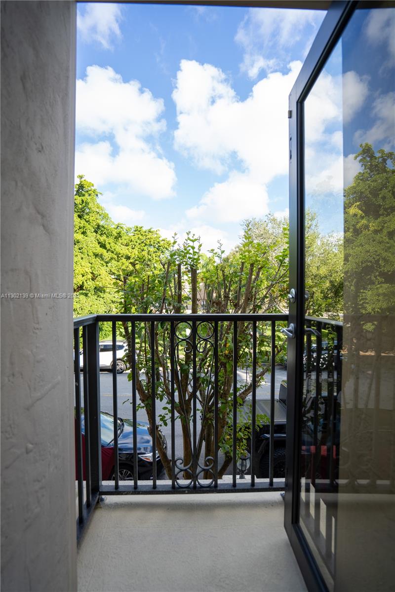 300 Majorca Ave Unit: TH-102