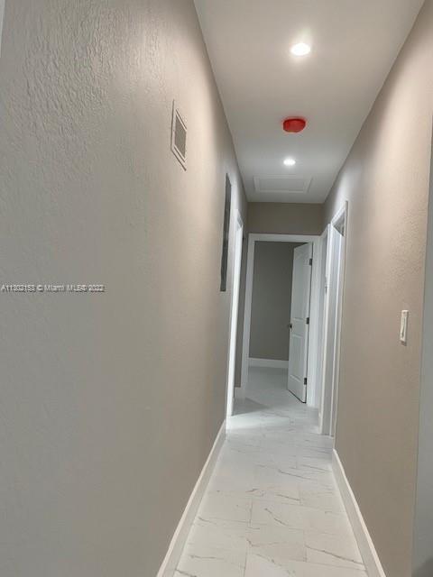 3211 SW 40th Ave