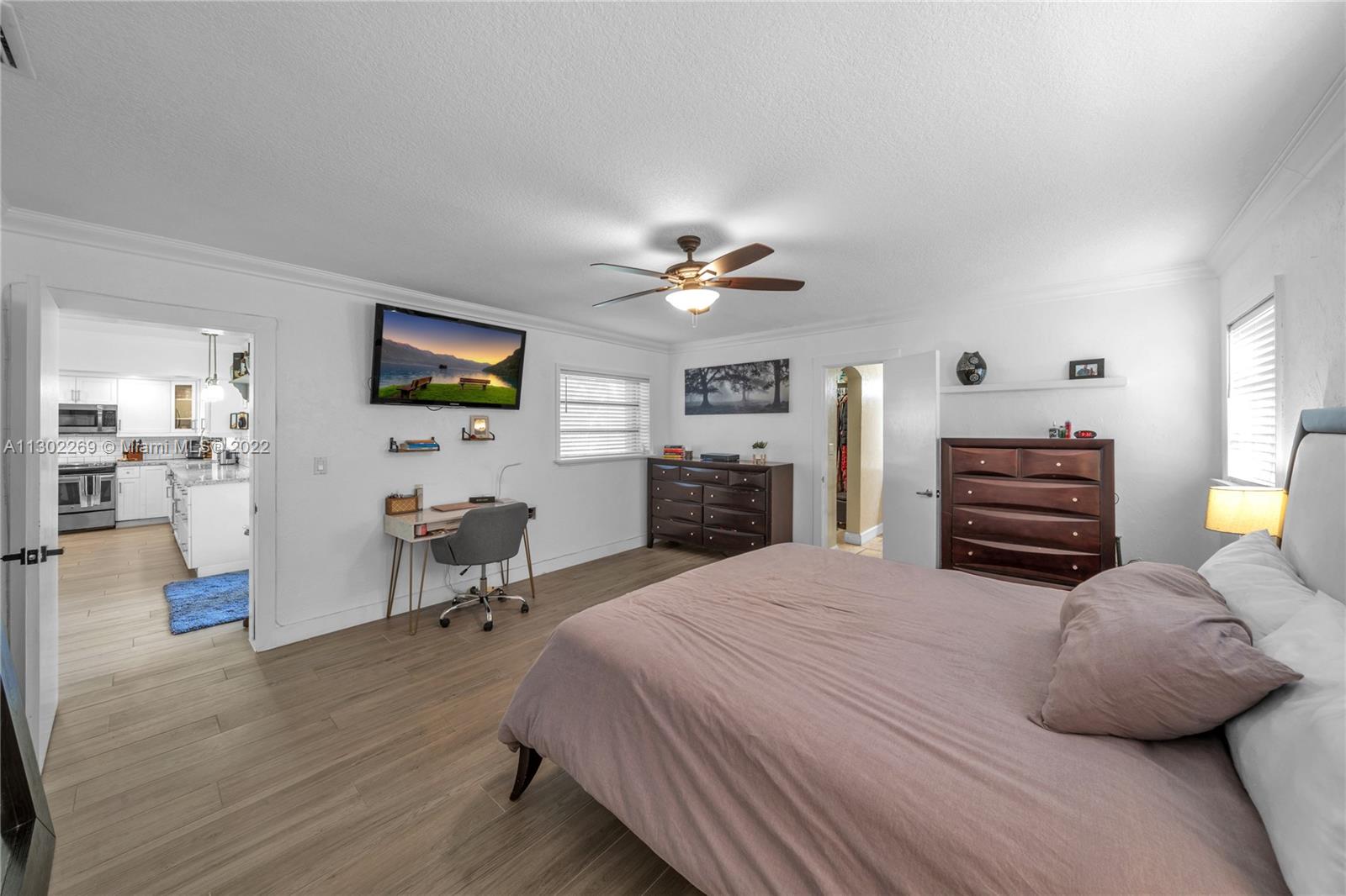 2753 SW 19th Ter