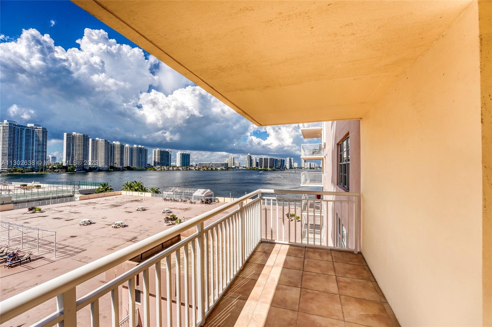 251 174th St Unit: 505