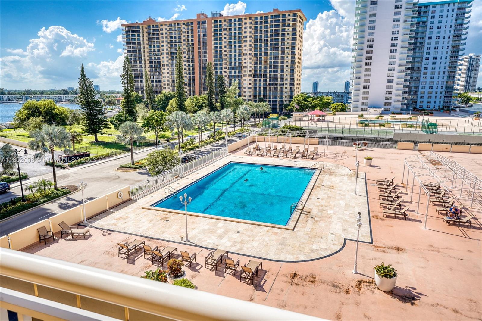 251 174th St Unit: 505