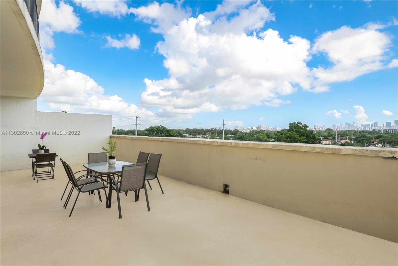 1627 SW 37th Ave Unit: 206