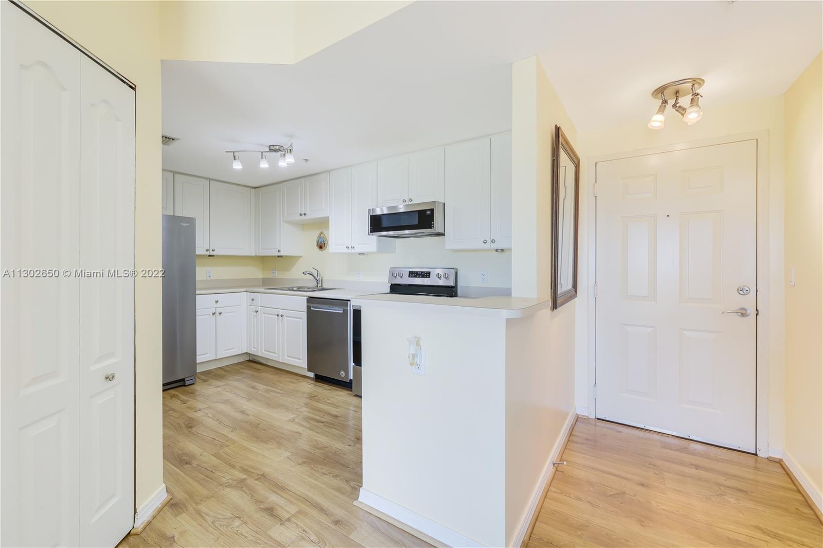 1627 SW 37th Ave Unit: 206
